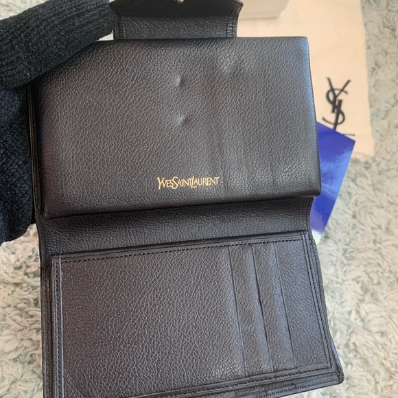 YSL Kisslock Wallet - Picture 2 of 12